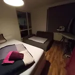 Tolle Private 2-Zimmer Wohnung Im Szene Bezirk Berlin-Friedrichshain