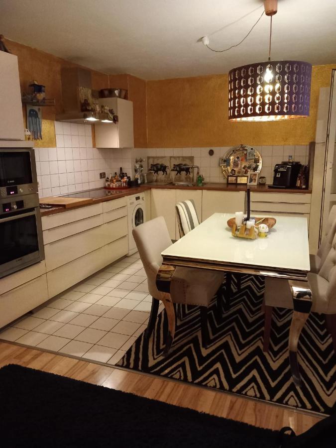 Apartment Tolle Private 2-zimmer Im Szene Berlin-friedrichshain *