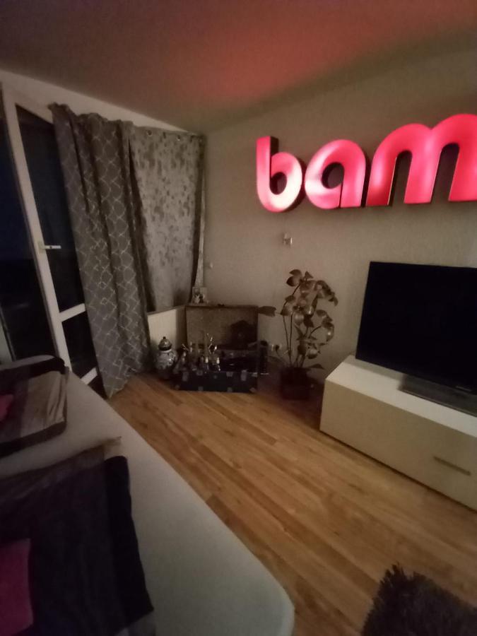 Tolle Private 2-zimmer Im Szene Berlin-friedrichshain Apartment